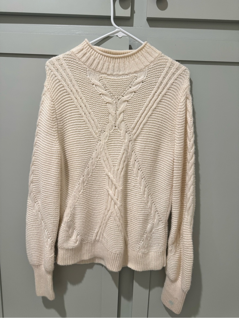 Banana Republic Cable Knit Sweater in Cream Small Like New